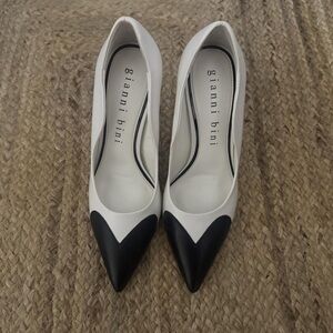 Gianni Bini Monochrome Pointed Heels